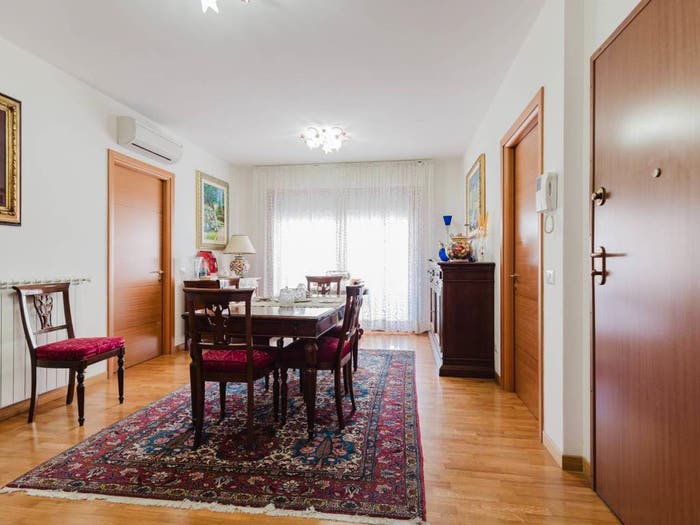 Appartamento con 6 locali in vendita in Via Carroceto, Semicentro, Aprilia