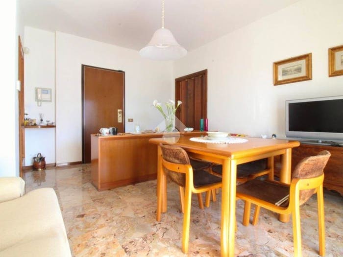 Appartamento trilocale in vendita in Via Pastrengo, Vallone, Pavia