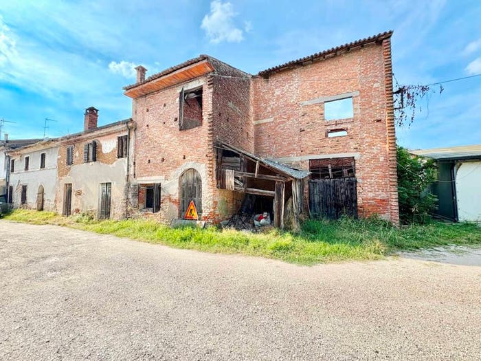 Casa trilocale in vendita in Via Caselle, Centro, Nogara