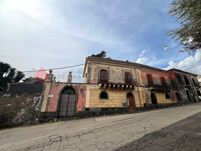 Casa con 6 locali in vendita in Via Giosuè Borsi, San Giovanni, Giarre