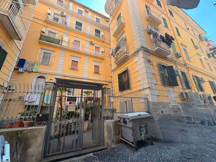 Appartamento trilocale in vendita in Vico delle Nocelle, Piazza Canneto Salvator Rosa, Napoli