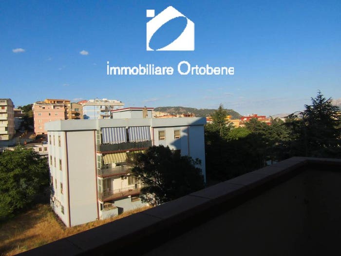 Appartamento con 5 locali in vendita in Via La Maddalena, Centro, Nuoro