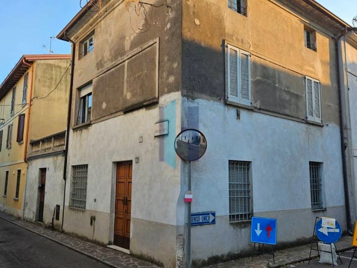 Casa con 5 locali in vendita in Via Enrico Toti, Asola