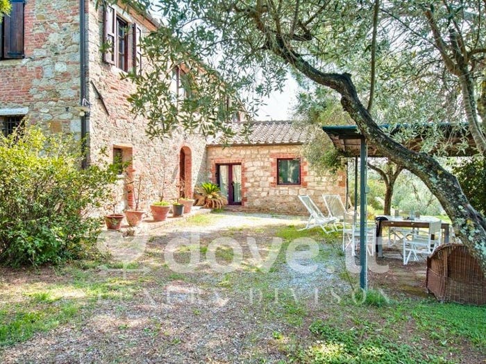 Casa con 6 locali in vendita in Strada del Moro, Asciano