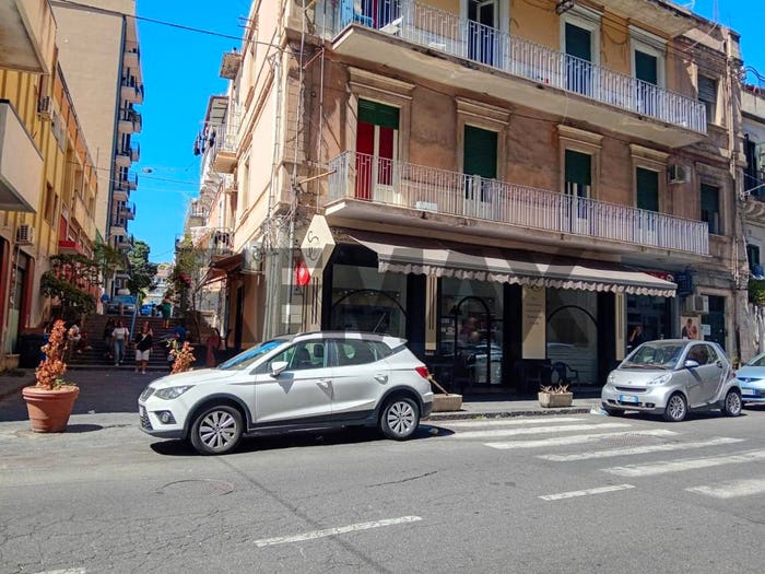 Appartamento con 6 locali in vendita in Via Giuseppe Fava, Cibali, Catania