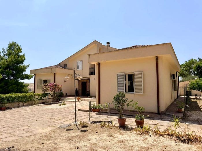 Casa con 6 locali in vendita in Ribera