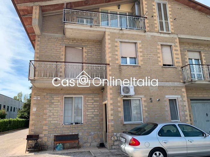 Appartamento con 5 locali in vendita in Strada Battifoglia, Castel del Piano Pila, Perugia