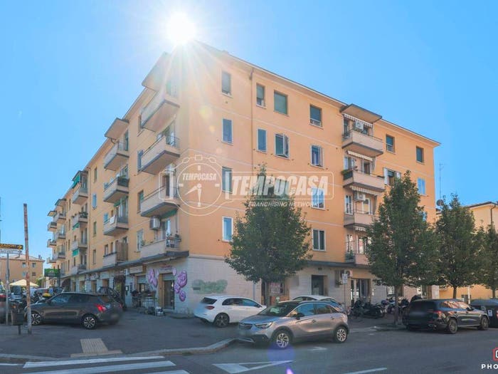 Appartamento trilocale in vendita in Via CALABRIA, Mazzini Fossolo, Bologna