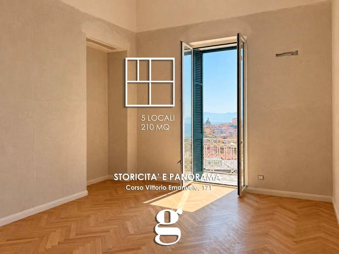 Appartamento con 6 locali in vendita in Corso Vittorio Emanuele, Vomero, Napoli