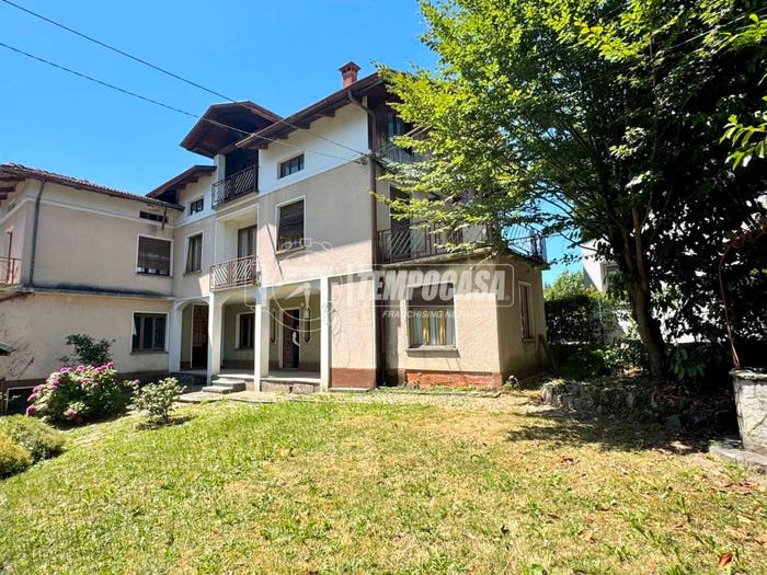Casa con 6 locali in vendita in Via Destefanis, Graglia