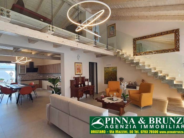 Casa con 6 locali in vendita in Torre Grande, Oristano