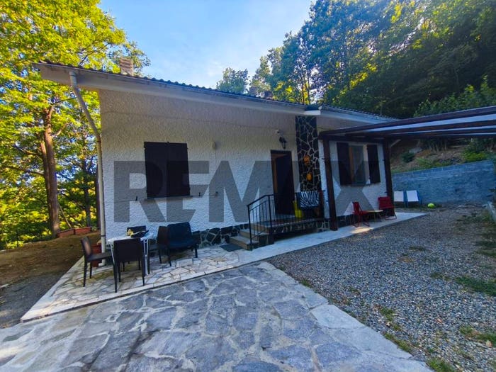 Casa trilocale in vendita in Centro, Giusvalla