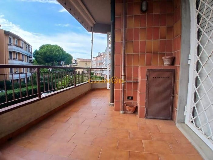 Appartamento trilocale in vendita in Via Kulczycki Sas Jerzi, Antignano Banditella, Livorno