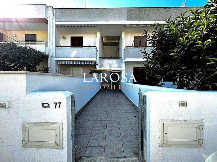 Appartamento trilocale in vendita in Via Ettore Fieramosca, San Foca, Melendugno