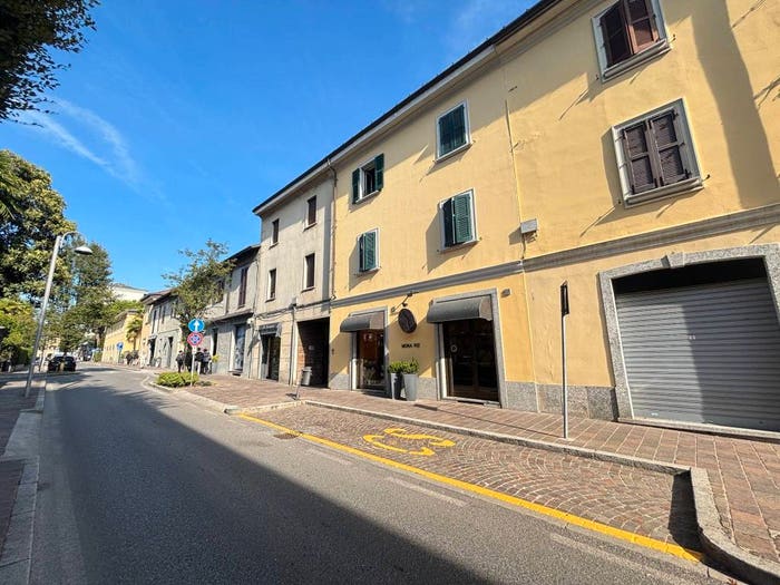Appartamento con 5 locali in vendita in Centro, Carate Brianza