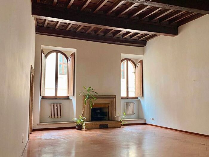 Appartamento trilocale in vendita in Via del Governo Vecchio, Piazza Navona, Roma