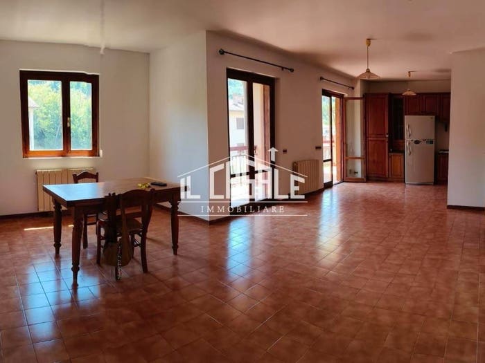 Appartamento trilocale in vendita in Via Armando Cecchini, Centro, Dicomano