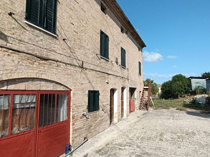 Casa con 5 locali in vendita in Contrada Lavandara, Fermo