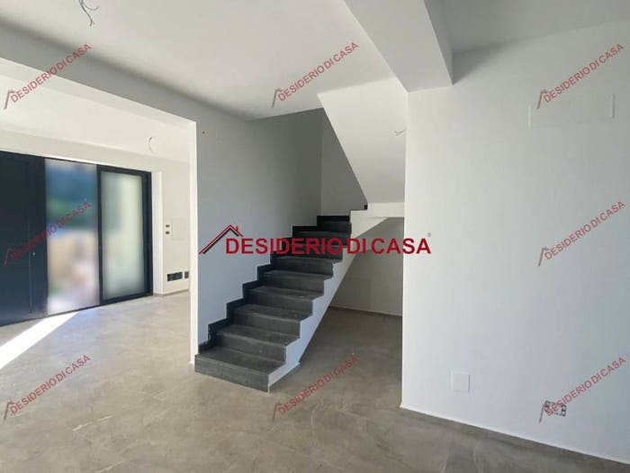 Casa quadrilocale in vendita in Via Statale, Brolo
