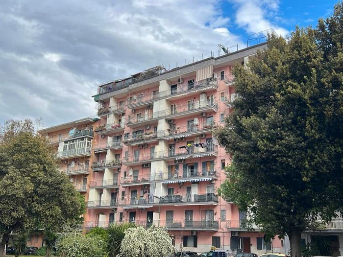 Appartamento trilocale in vendita in Via Nabucco, Pianura, Napoli
