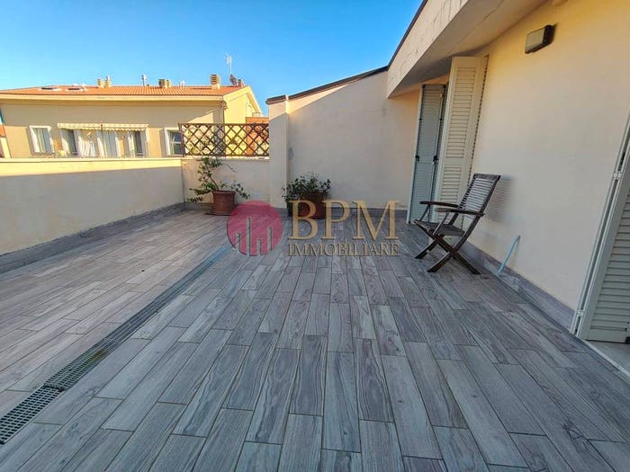 Casa con 5 locali in vendita in Via Chiellini, Quartiere Venezia, Livorno