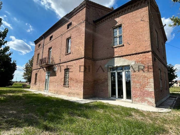Casa con 6 locali in vendita in via marchese, Centro, Copparo