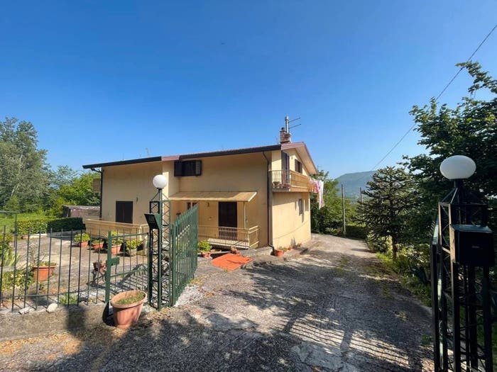 Appartamento quadrilocale in vendita in Via Ponticelli, Valle Pennini Sant'Eustachio, Avellino