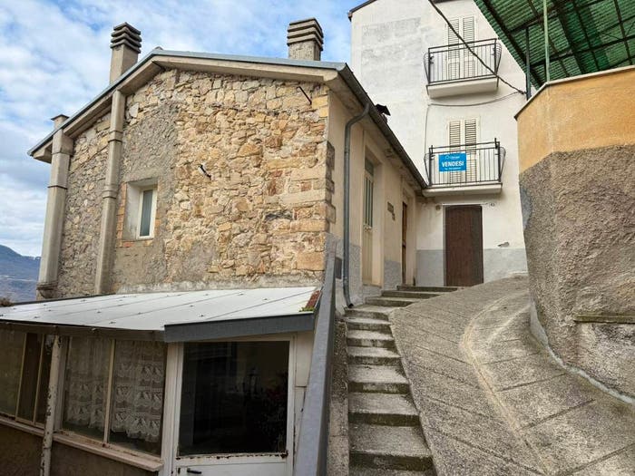 Casa con 6 locali in vendita in Via Ponente, Colledimezzo
