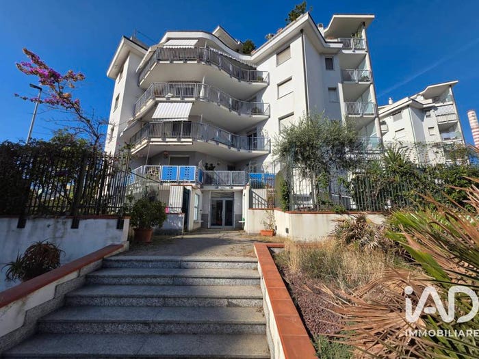 Appartamento quadrilocale in vendita in Via Sabazia, Vado Centro, Vado Ligure