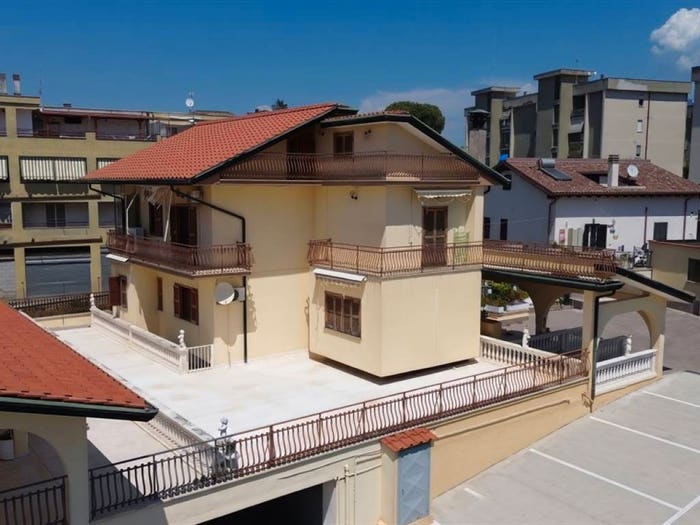 Casa con 6 locali in vendita in Via Colle Ferro, Centro, Guidonia Montecelio