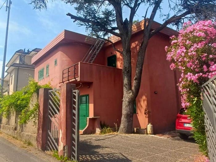Casa con 6 locali in vendita in Contrada Sant'Antonio, Scarcelli, Fuscaldo