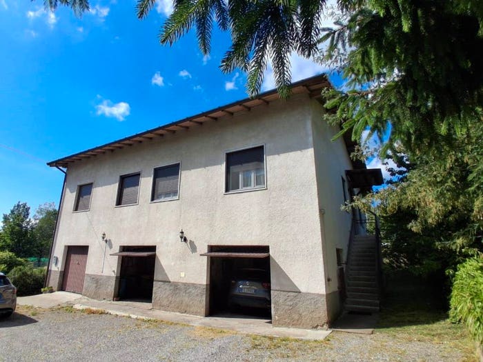 Casa con 6 locali in vendita in Via Cesare Battisti, Gemonio