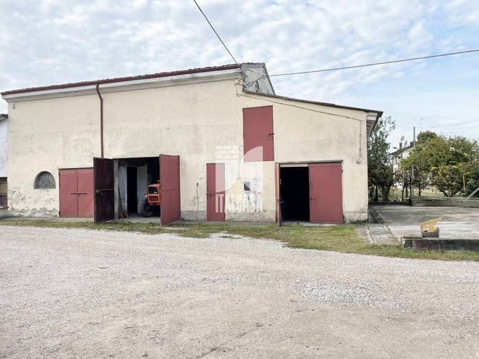Casa quadrilocale in vendita in Valle dei Signori, Centro, Roncoferraro