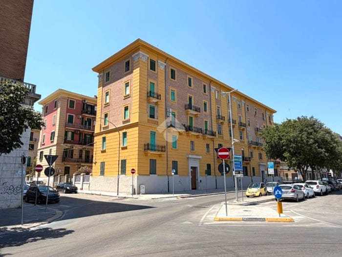 Appartamento trilocale in vendita in Piazza Vittorio Veneto, Stazione, Foggia