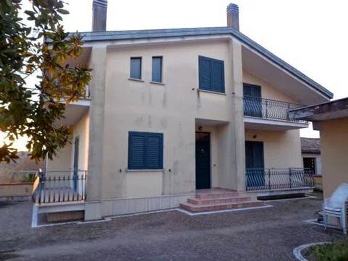 Casa con 6 locali in vendita in Via Carpine No Number, Carpine, Ripi