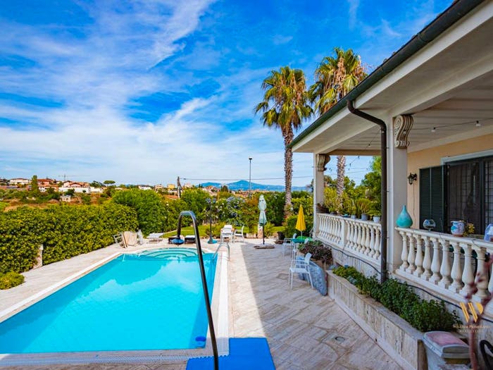 Casa con 6 locali in vendita in Via Guglielmo Rondelet, Castel di Leva, Roma