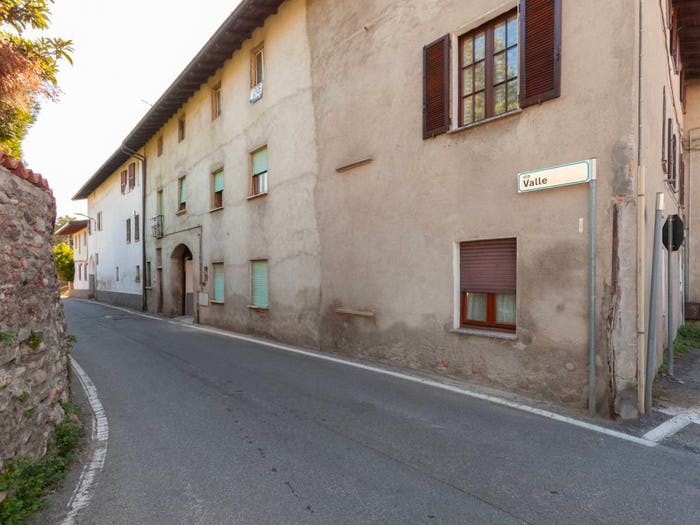 Casa bilocale in vendita in Via Valle, Centro, Appiano Gentile