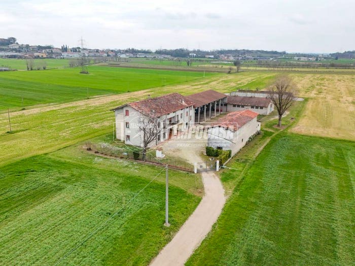 Casa con 6 locali in vendita in Via Pietra Pizzola, Lonato del Garda