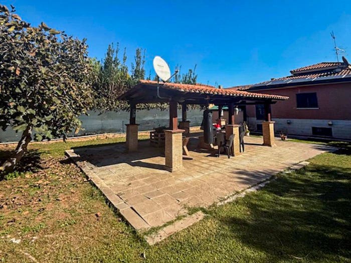 Casa con 6 locali in vendita in Via Ugo Tognazzi, Vallerano, Roma