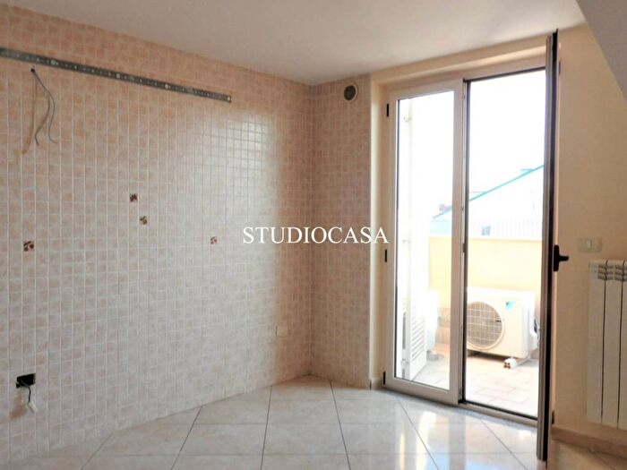 Appartamento con 5 locali in vendita in Casapulla