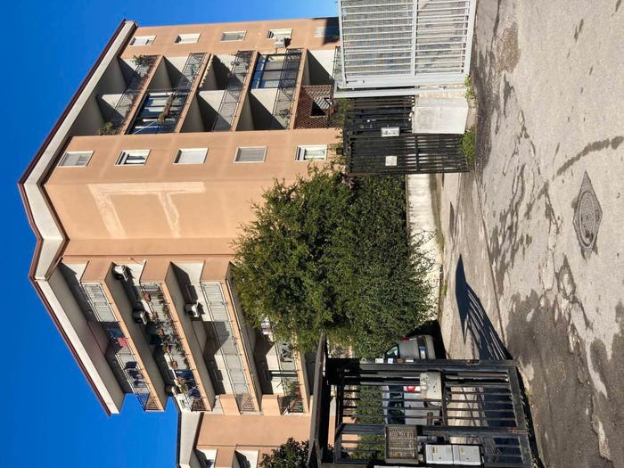 Appartamento con 6 locali in vendita in Via Maiuri, Aversa