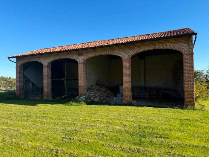Casa con 6 locali in vendita in Strada Carnevala, Medesano