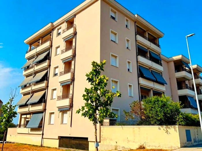 Appartamento con 5 locali in vendita in Via Carrabuffas, Pivarada, Alghero