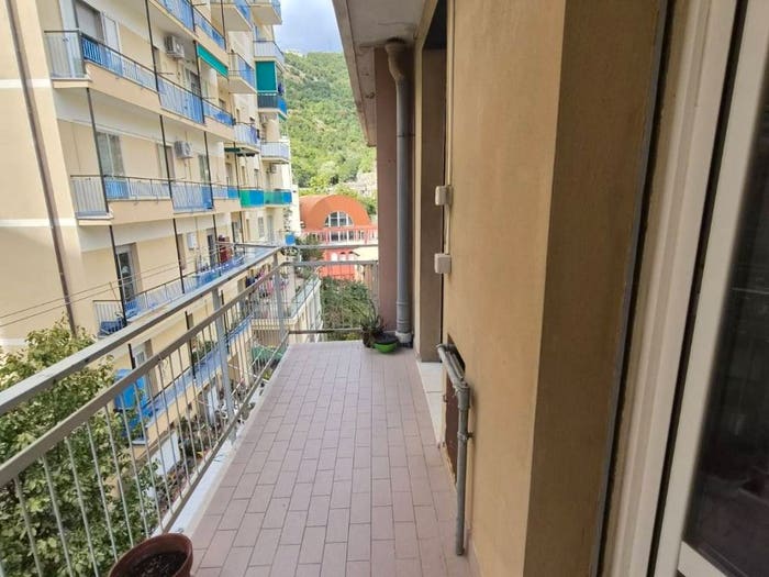 Appartamento trilocale in vendita in Via Bari, San Teodoro, Genova
