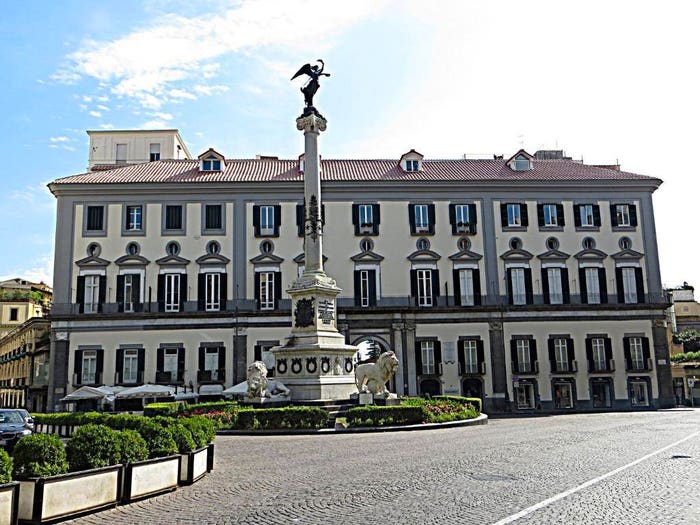 Appartamento bilocale in vendita in Piazza dei Martiri, Chiaia, Napoli