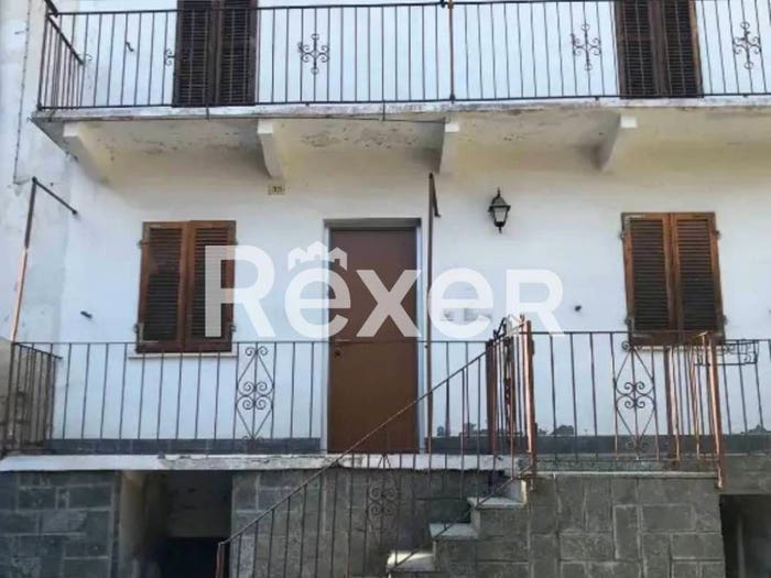 Casa con 5 locali in vendita in Via Mangosio, Centro, Castello di Annone