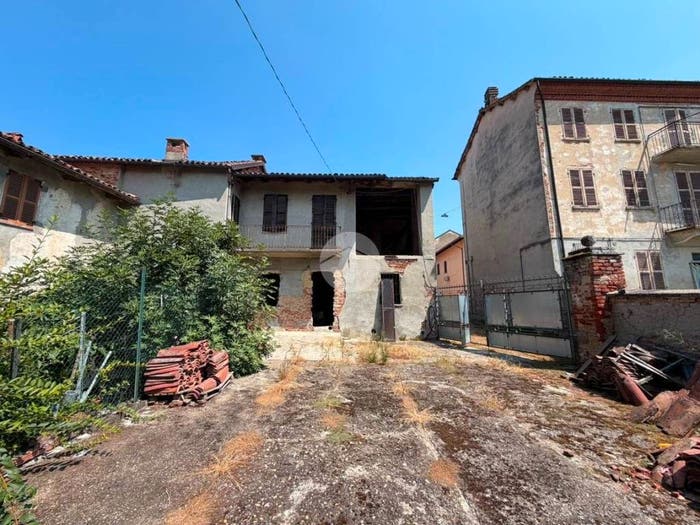 Casa con 6 locali in vendita in Via Roma, Centro, Calliano