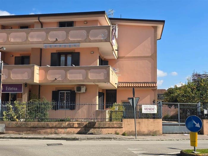 Casa con 6 locali in vendita in Capodrise