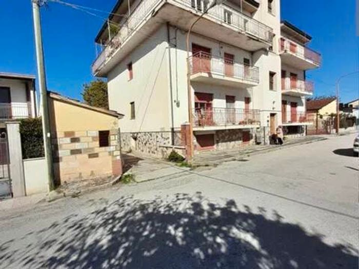 Appartamento quadrilocale in vendita in Via Virgilio, San Benedetto dei Marsi