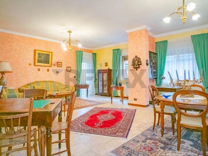 Appartamento con 6 locali in vendita in Via Vittorio Emanuele Orlando, Adrano